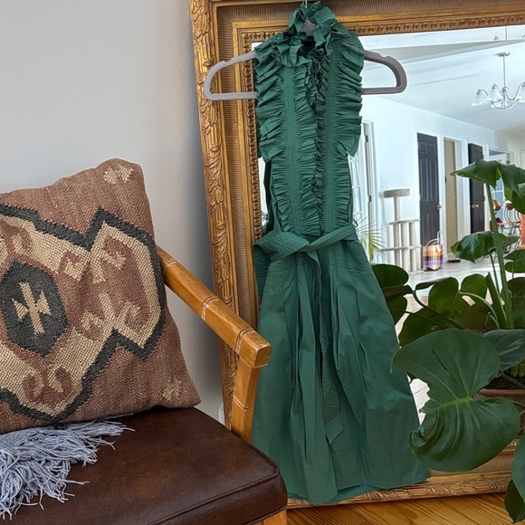 BCBGMaxAzria Dresses & Skirts - BCBGMAXARIA Green Ruffled Halter Dress